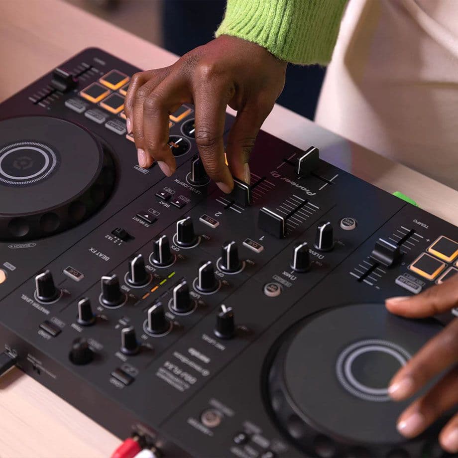 Pengontrol DJ Pioneer